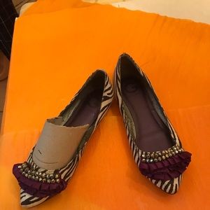 Guess Zebra w/purple bow